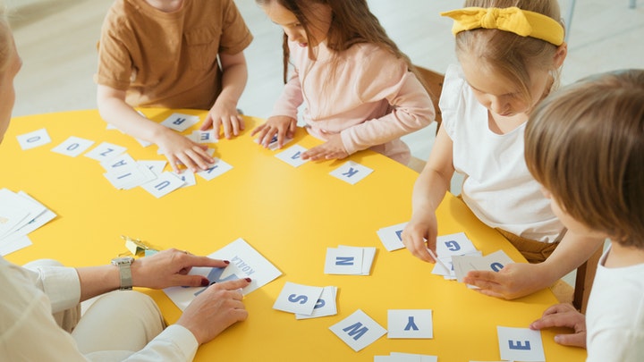 seis-beneficios-de-los-juegos-de-palabras-para-ninos